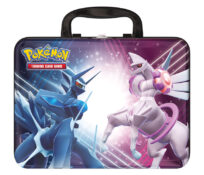 Pokemon_SilverTempest_MewVMAX_CollectorChest_10_CollectorChest-sideA