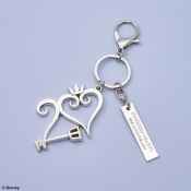 Kingdom Hearts 20th Metal Keychain • SQE36043